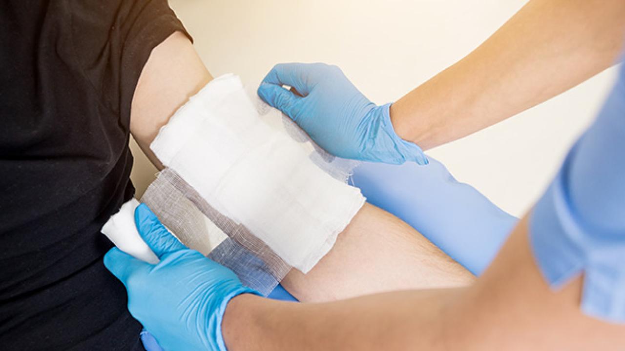 dressing a wound