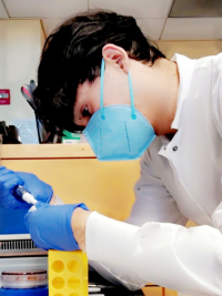 alex vargas in the lab
